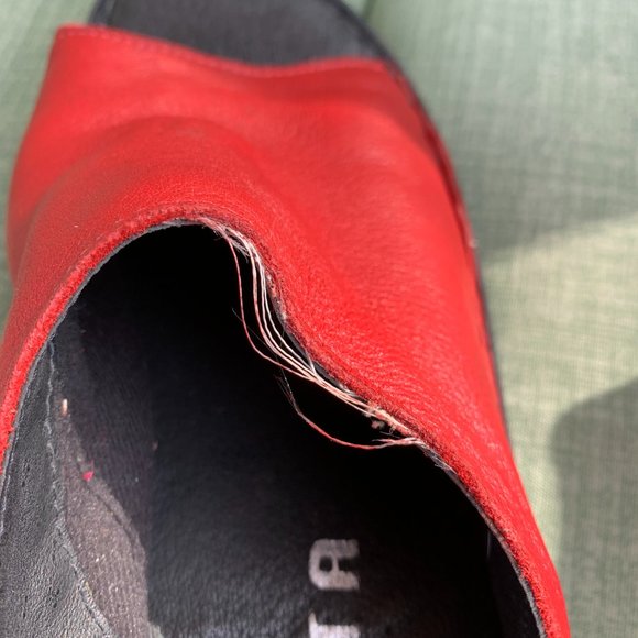 Zeeta Ladies size 42 Red Leather Open Toe Sandals with 1 1/2" Heel - Picture 7 of 7